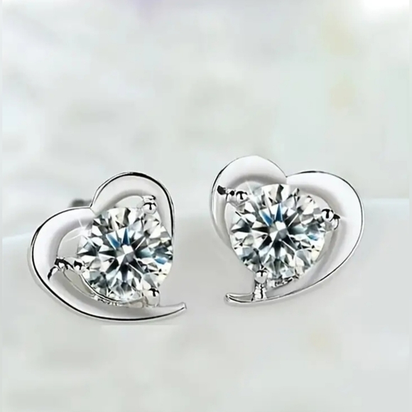 NEW Asymmetric Heart Inlaid Zircon Earrings - Picture 2 of 6